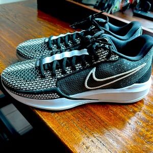 Nike Sabrina 1(Team) special edition basketball sneakers